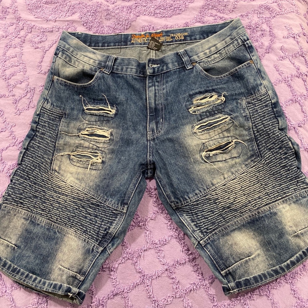 Men's size 38 Denim and Rivets distress shorts